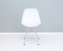 Load image into Gallery viewer, Vitra Eames DSR tuoli valkoinen
