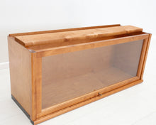 Load image into Gallery viewer, Boknäs vitriini lasiovella S31cm, K36cm
