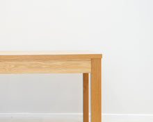 Load image into Gallery viewer, Puinen jatkettava ruokapöytä
