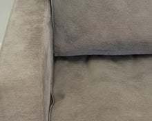 Lataa kuva Galleria-katseluun, Minotti 3-istuttava kangassohva ruskea

