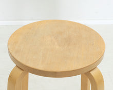 Load image into Gallery viewer, Artek Aalto 64 baarituoli
