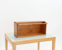 Load image into Gallery viewer, Boknäs mappivitriini lasiovella S31cm
