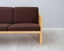 Ladda upp bild till gallerivisning, Artek 547A sohva ruskea
