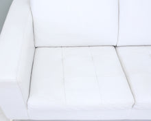 Load image into Gallery viewer, Natuzzi 2-istuttava nahkasohva valkoinen
