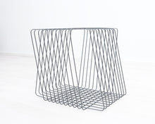 Ladda upp bild till gallerivisning, Pieni metallipöytä
