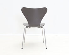 Lataa kuva Galleria-katseluun, Fritz Hansen Series 7 Seiska tuoli
