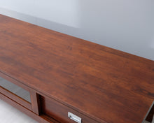 Lataa kuva Galleria-katseluun, Puinen TV-taso
