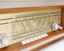 Lataa kuva Galleria-katseluun, Phillips vintage putkiradio sisustukseen
