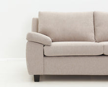 Ladda upp bild till gallerivisning, Finsoffat Nemo 2,5-istuttava kangassohva beige
