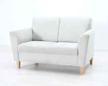 Lataa kuva Galleria-katseluun, 2-istuttava kangassohva vaaleanharmaa
