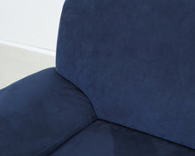 Lataa kuva Galleria-katseluun, 2-istuttava alcantara-sohva tummansininen
