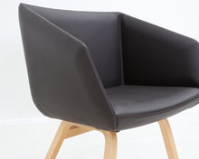 Ladda upp bild till gallerivisning, Johanson Design nahkanojatuoli
