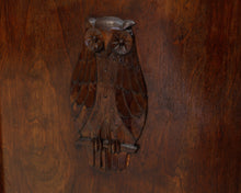 Load image into Gallery viewer, Lipasto pöllökaiveruksilla
