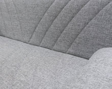 Lataa kuva Galleria-katseluun, 2,5-istuttava kangassohva vuodemekanismilla harmaa
