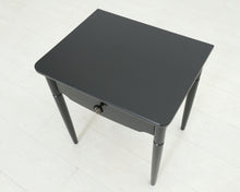 Lataa kuva Galleria-katseluun, "Rosita" vanha puinen musta sivupöytä
