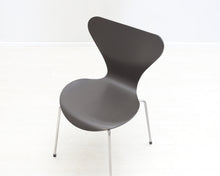 Lataa kuva Galleria-katseluun, Fritz Hansen Series 7 Seiska tuoli
