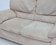 Lataa kuva Galleria-katseluun, Natuzzi 2-istuttava alcantara-sohva beige
