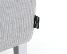 Lataa kuva Galleria-katseluun, HT Collection Donna nojatuoli vaaleanharmaa

