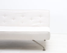 Lataa kuva Galleria-katseluun, Boconcept 3-istuttava vuodesohva valkoinen
