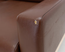 Lataa kuva Galleria-katseluun, 2-istuttava keinonahkasohva ruskea
