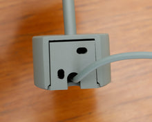 Load image into Gallery viewer, Muuto Lean Lamp seinävalaisin
