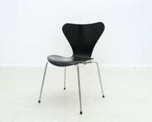Lataa kuva Galleria-katseluun, Fritz Hansen Series 7 tuoli musta
