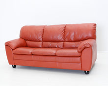 Load image into Gallery viewer, Natuzzi nahkasohva punainen
