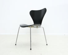 Lataa kuva Galleria-katseluun, Fritz Hansen Series 7 tuoli musta
