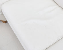 Lataa kuva Galleria-katseluun, Pohjanmaan kulmasohva rahilla valkoinen nahka
