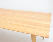 Lataa kuva Galleria-katseluun, Harri Koskinen Works ruokapöytä
