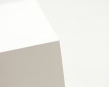 Load image into Gallery viewer, Artekin Bright White-valaisin
