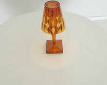 Lataa kuva Galleria-katseluun, Kartell Battery valaisin
