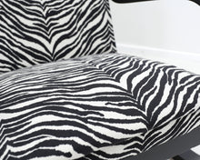 Ladda upp bild till gallerivisning, Artek 401 nojatuoli zebra-kankaalla
