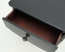 Lataa kuva Galleria-katseluun, "Rosita" vanha puinen musta sivupöytä
