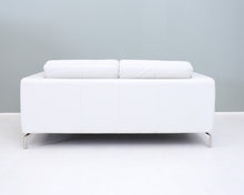 Load image into Gallery viewer, Natuzzi 2-istuttava nahkasohva valkoinen
