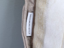 Lataa kuva Galleria-katseluun, Designers Guild koristetyyny
