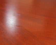 Load image into Gallery viewer, Perinteistyylinen sohvapöytä ruskea

