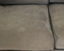 Lataa kuva Galleria-katseluun, Minotti 3-istuttava kangassohva ruskea
