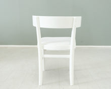 Lataa kuva Galleria-katseluun, Werner West Hugging chair valkoinen
