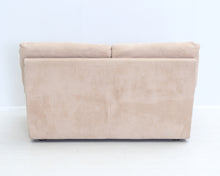 Lataa kuva Galleria-katseluun, Natuzzi 2-istuttava alcantara-sohva beige
