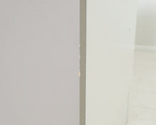 Load image into Gallery viewer, Muurame kolmoskaappikokonaisuus

