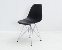 Lataa kuva Galleria-katseluun, Vitra Eames DSR tuoli
