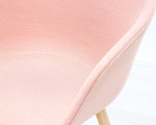 Lataa kuva Galleria-katseluun, Hay About A Chair AAC 23 tuoli vaaleanpunainen
