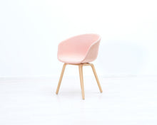 Lataa kuva Galleria-katseluun, Hay About A Chair AAC 23 tuoli vaaleanpunainen
