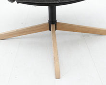Load image into Gallery viewer, BoConcept Athena tuoli ja rahi
