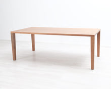 Ladda upp bild till gallerivisning, Solid Furniture massiivipuinen ruokapöytä
