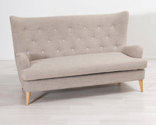 Lataa kuva Galleria-katseluun, 2-istuttava kangassohva vaaleanharmaa
