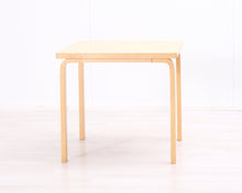 Load image into Gallery viewer, Artek 81C pöytä koivu
