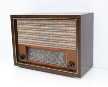 Lataa kuva Galleria-katseluun, Telefunken vintage putkiradio sisustukseen
