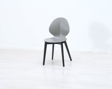 Ladda upp bild till gallerivisning, Calligaris ruokatuoli harmaalla istuimella
